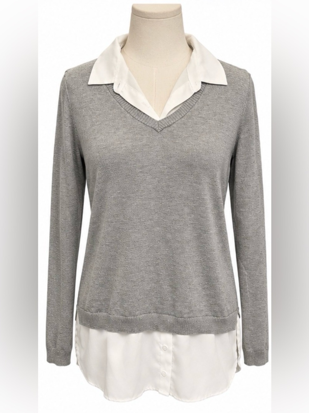 Adrianna Papell Gray White Layered Sweater Blouse Size M V-Neck Collared